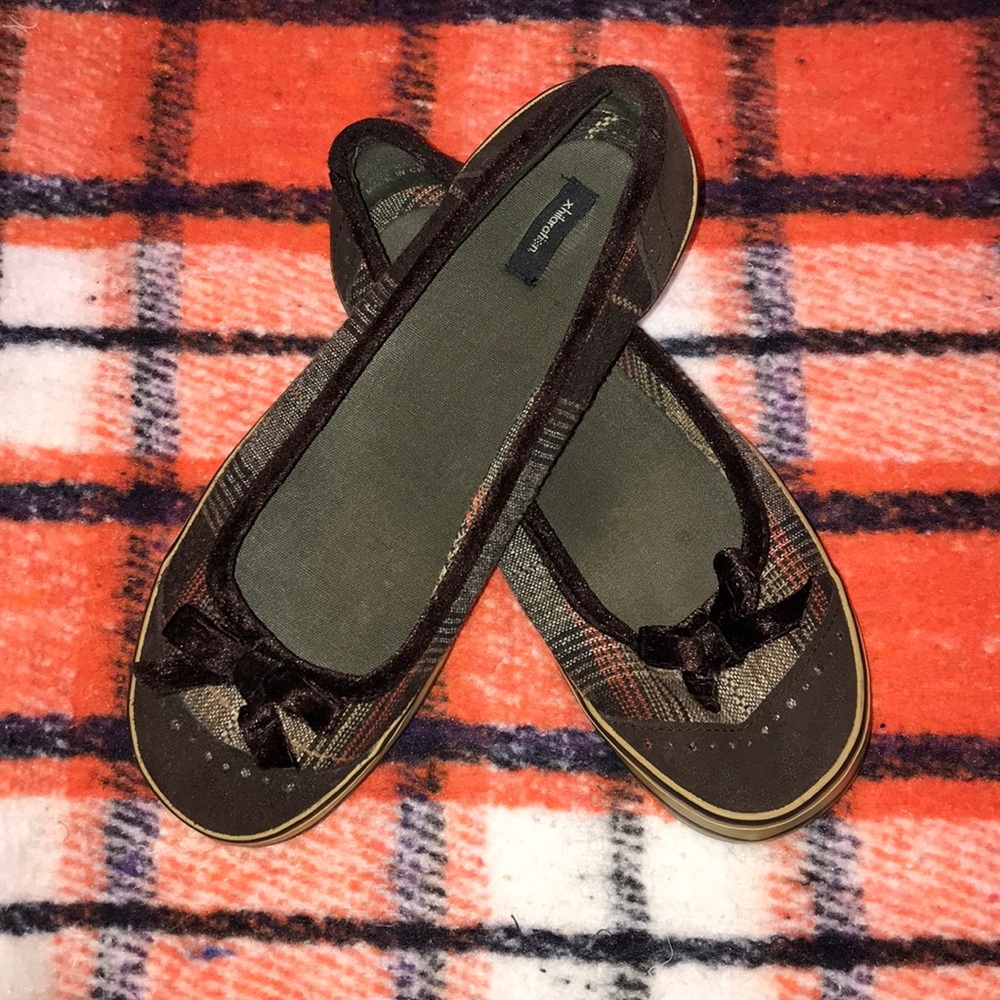 Xhilaration brown suede flats with bow.